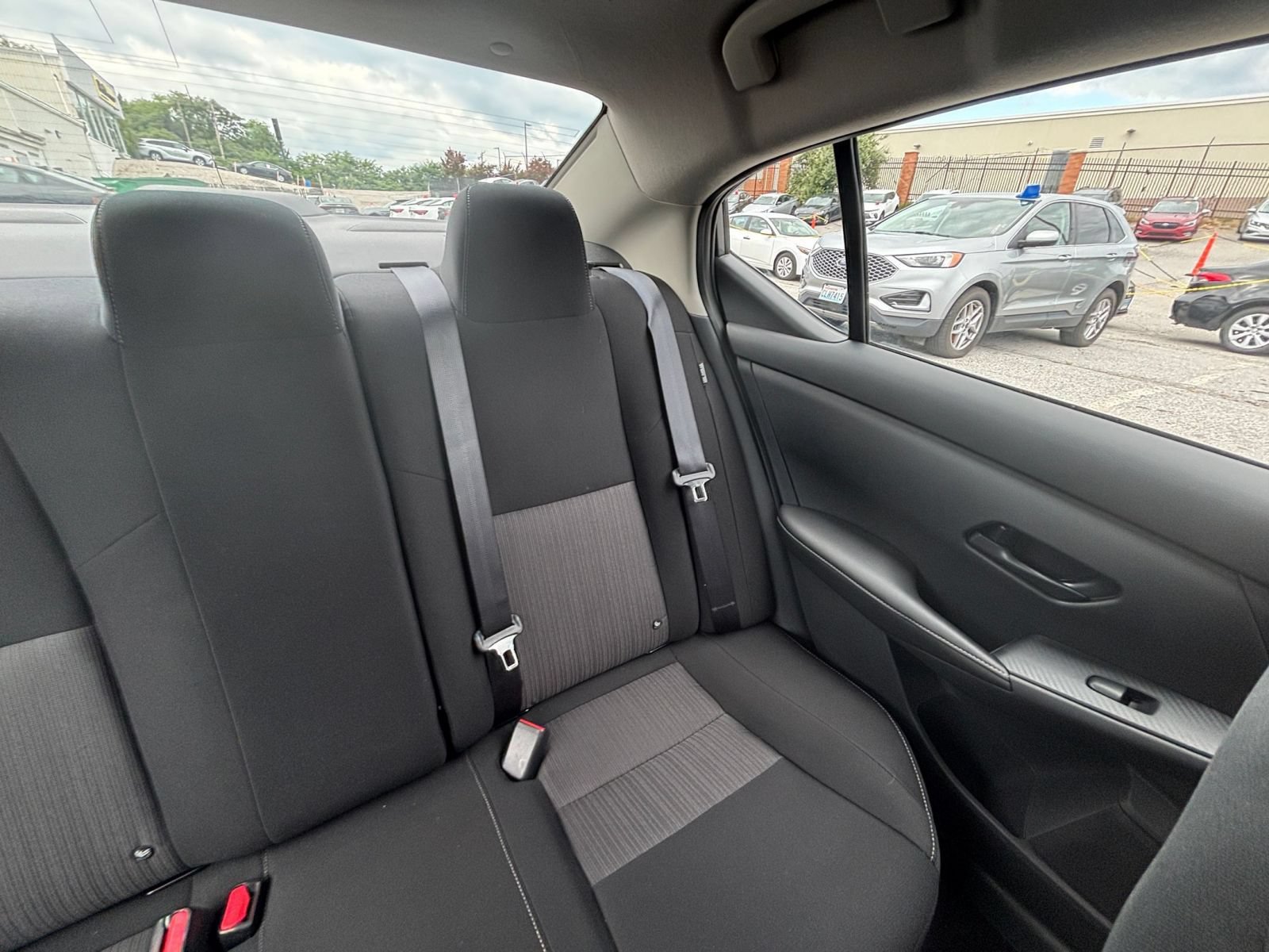 Used 2025 Nissan Sentra SV FWD image 35