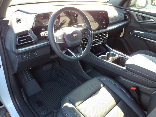New 2027 Chevrolet Traverse LT w/ LPO, Floor Liner Package FWD image 5