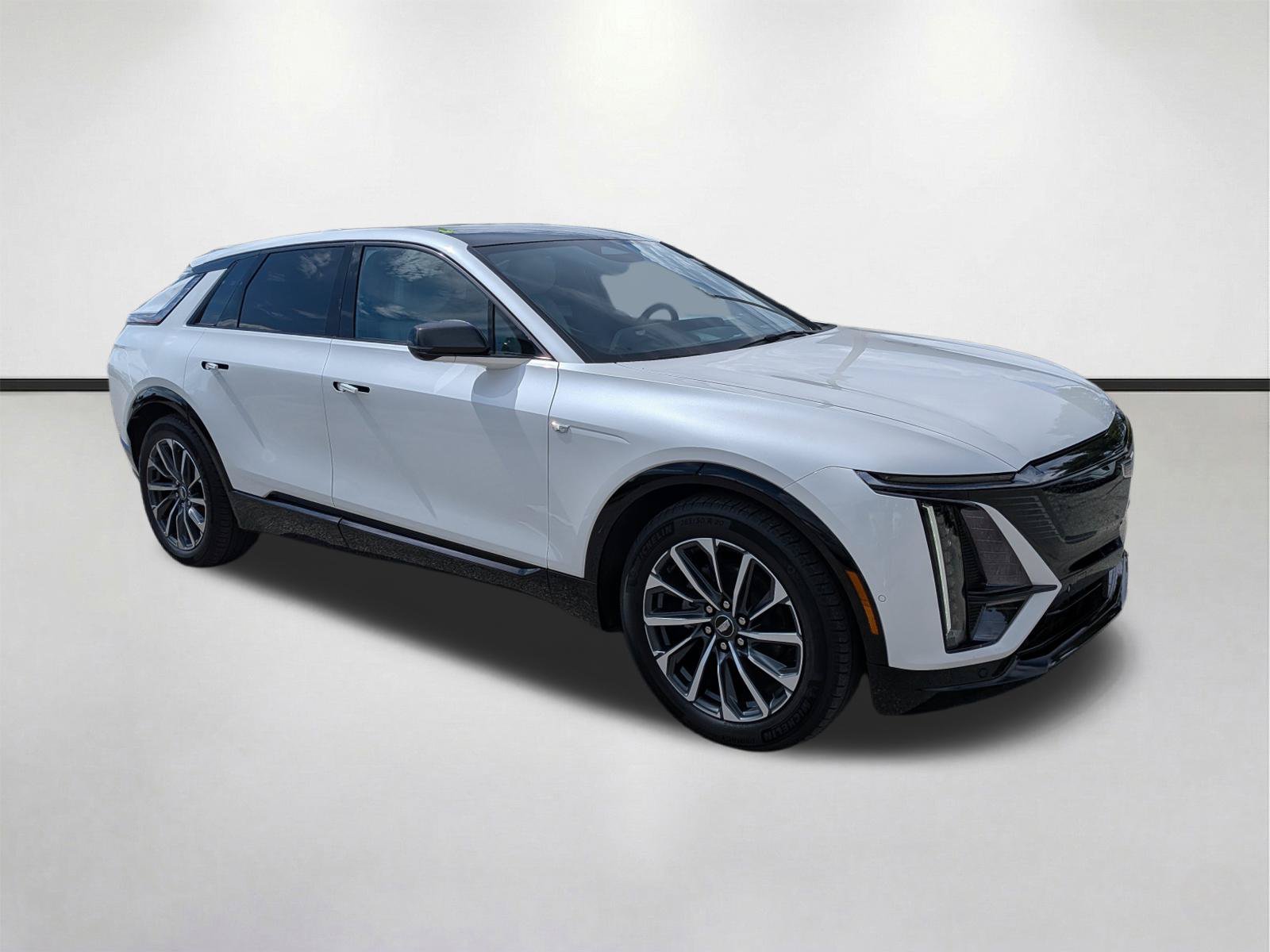 Used 2024 Cadillac Lyriq Sport w/ LPO, Floor Liner Package AWD/4WD image 2