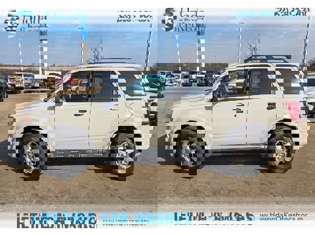 Used 2009 Ford Escape XLT image 2
