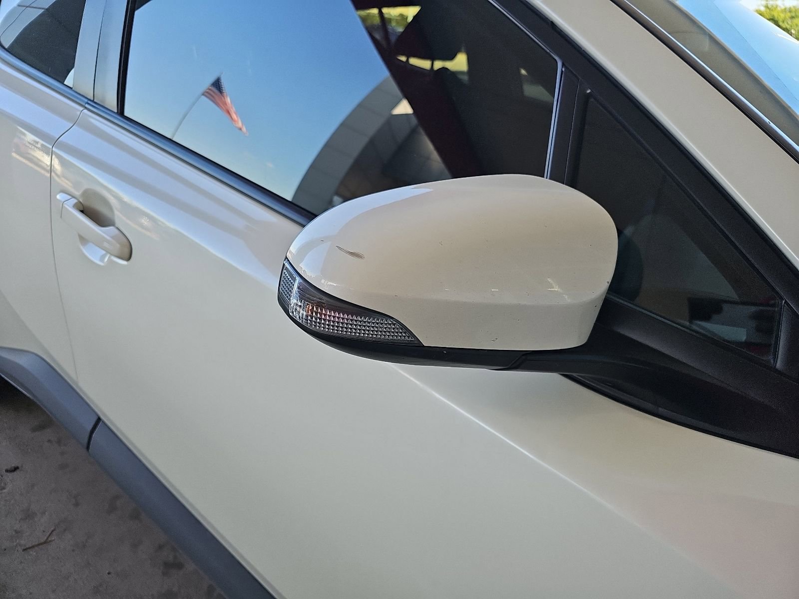 Used 2021 Toyota C-HR XLE FWD image 15