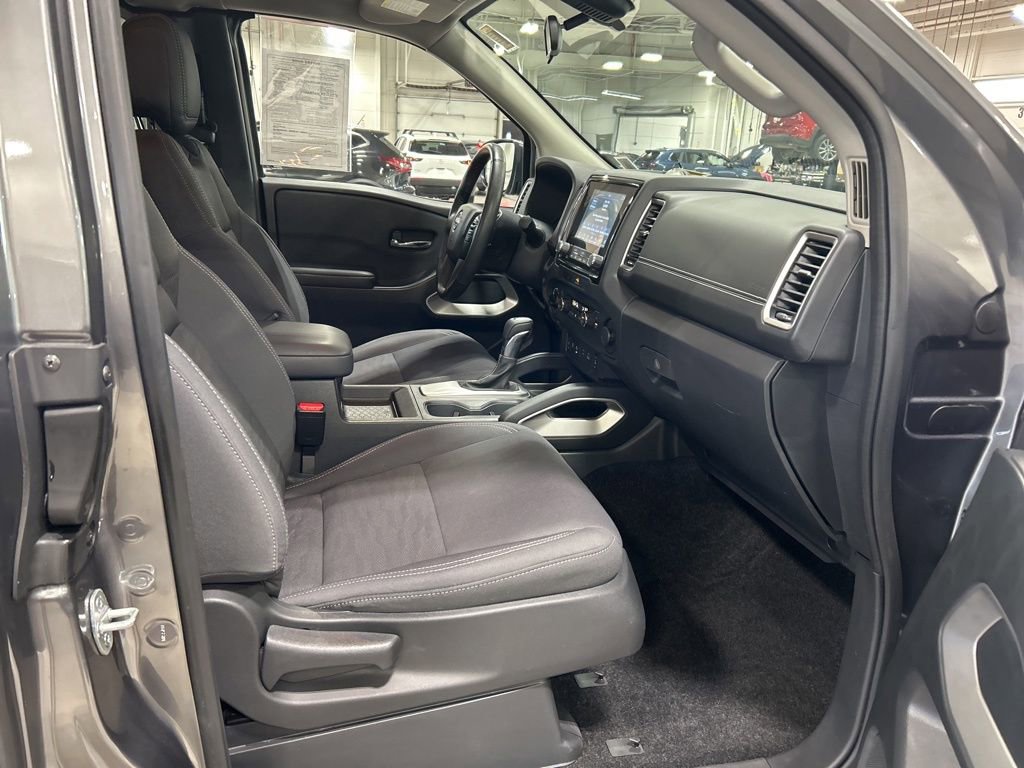 Used 2022 Nissan Frontier SV image 24