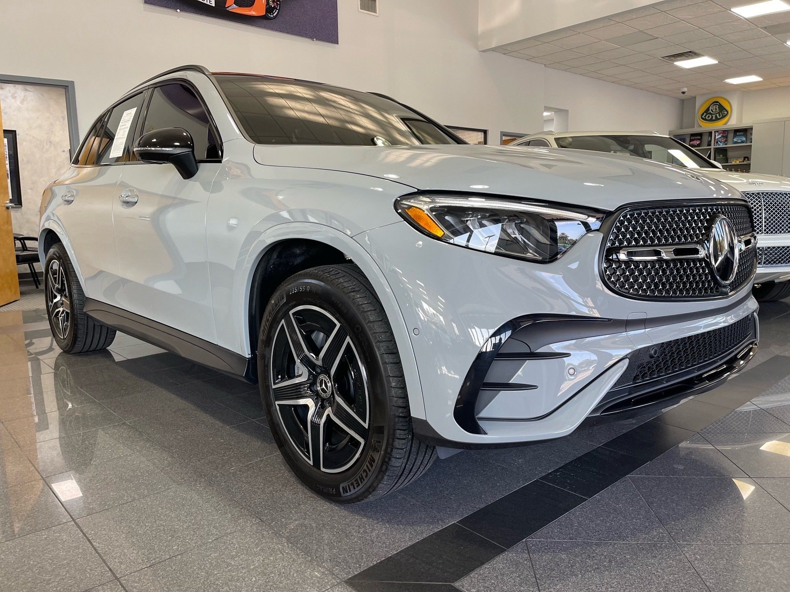 Used 2025 Mercedes-Benz GLC 300 4MATIC image 7