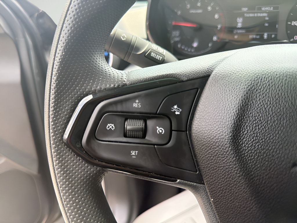 Used 2026 Chevrolet Trax LS w/ LS Convenience Package FWD image 34