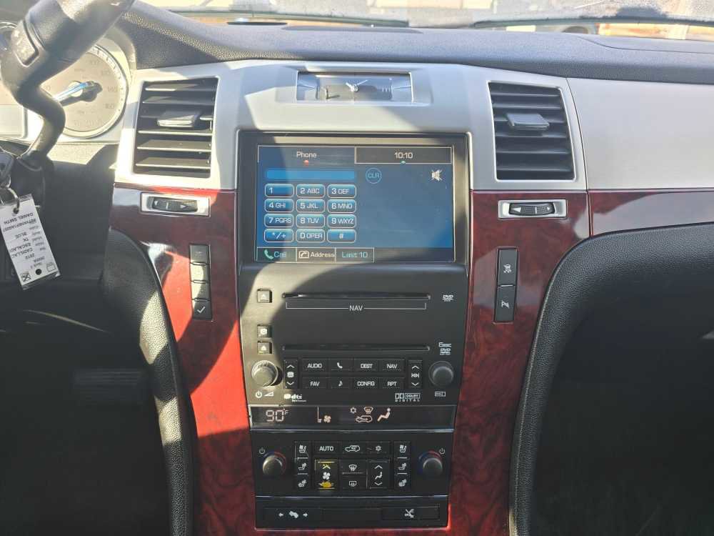 Used 2010 Cadillac Escalade EXT Premium image 12