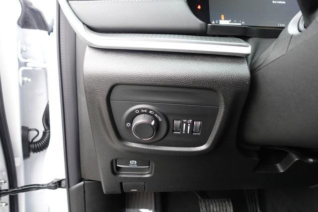 New 2025 Jeep Grand Cherokee Altitude image 19