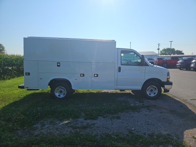 New 2025 Chevrolet Express 3500 w/ Power Convenience Package image 5