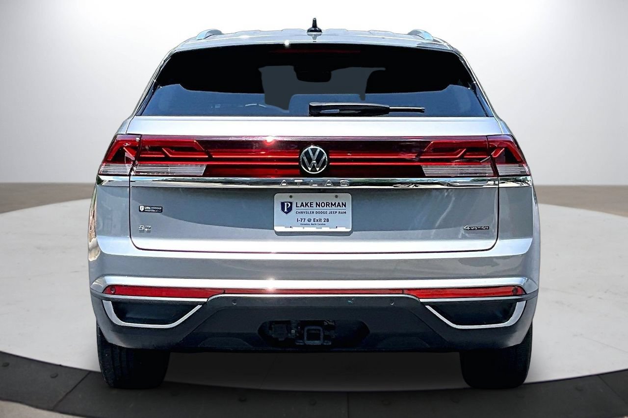 Used 2024 Volkswagen Atlas Cross Sport SE AWD/4WD image 8