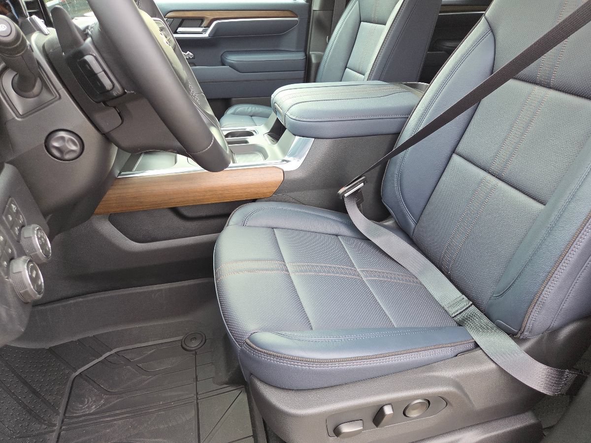 New 2026 Chevrolet Silverado 1500 High Country AWD/4WD image 26