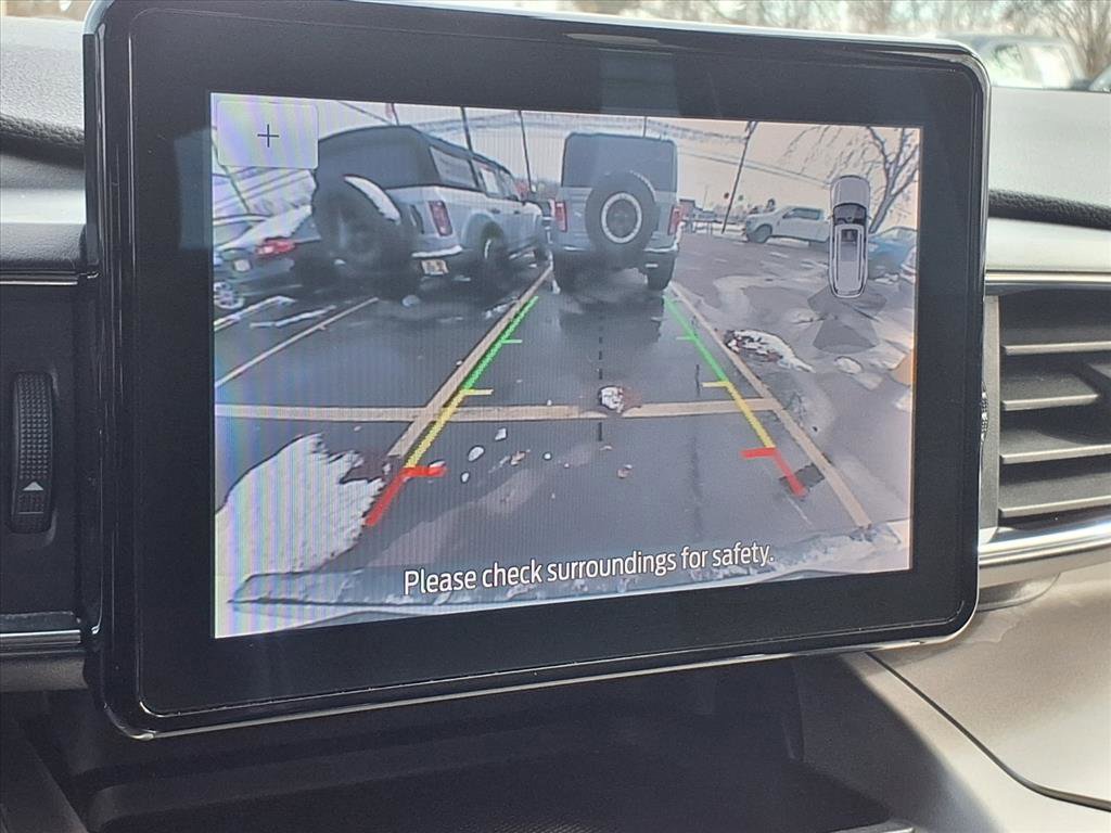 Used 2021 Ford Explorer XLT w/ Equipment Group 202A image 9