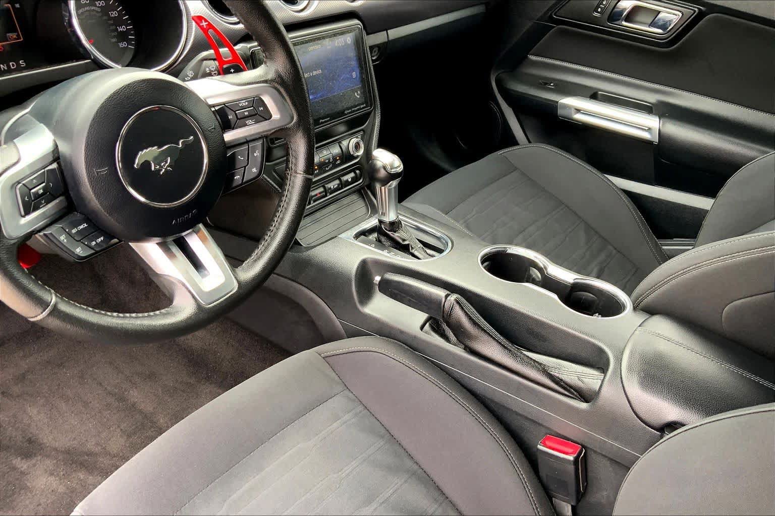 Used 2015 Ford Mustang Coupe RWD image 13