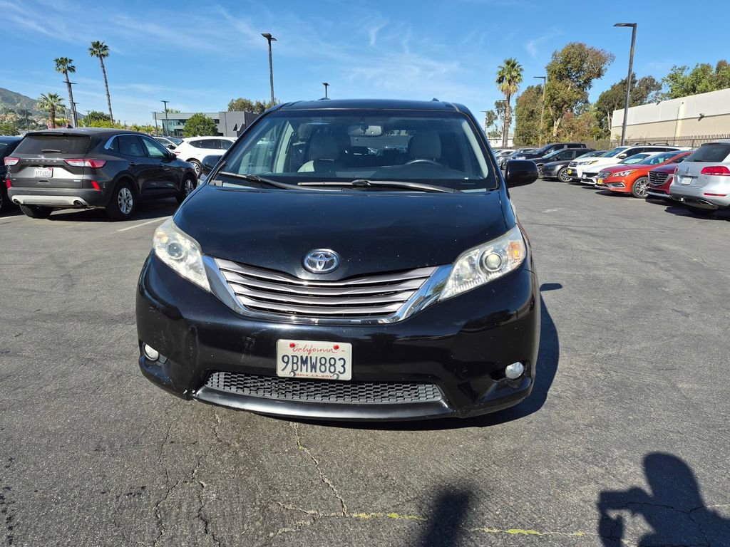 Used 2015 Toyota Sienna XLE w/ XLE Navigation Package image 2