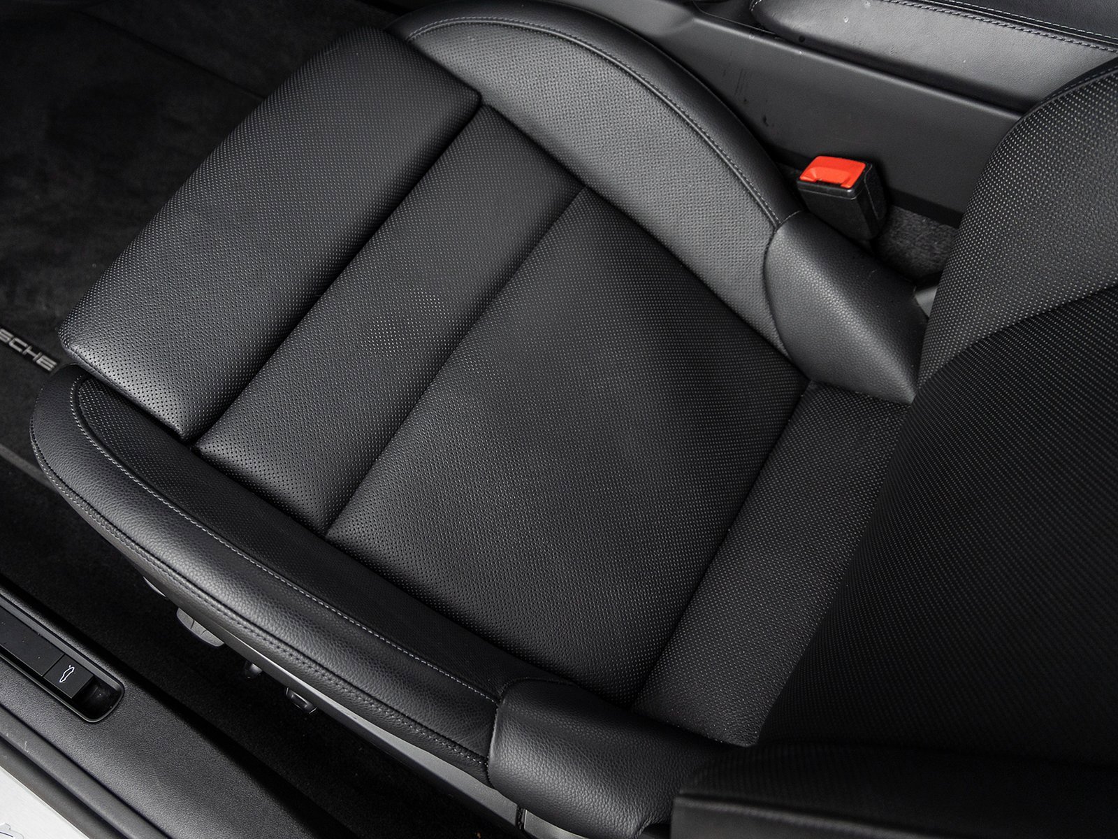 Certified 2022 Porsche 911 Carrera image 27