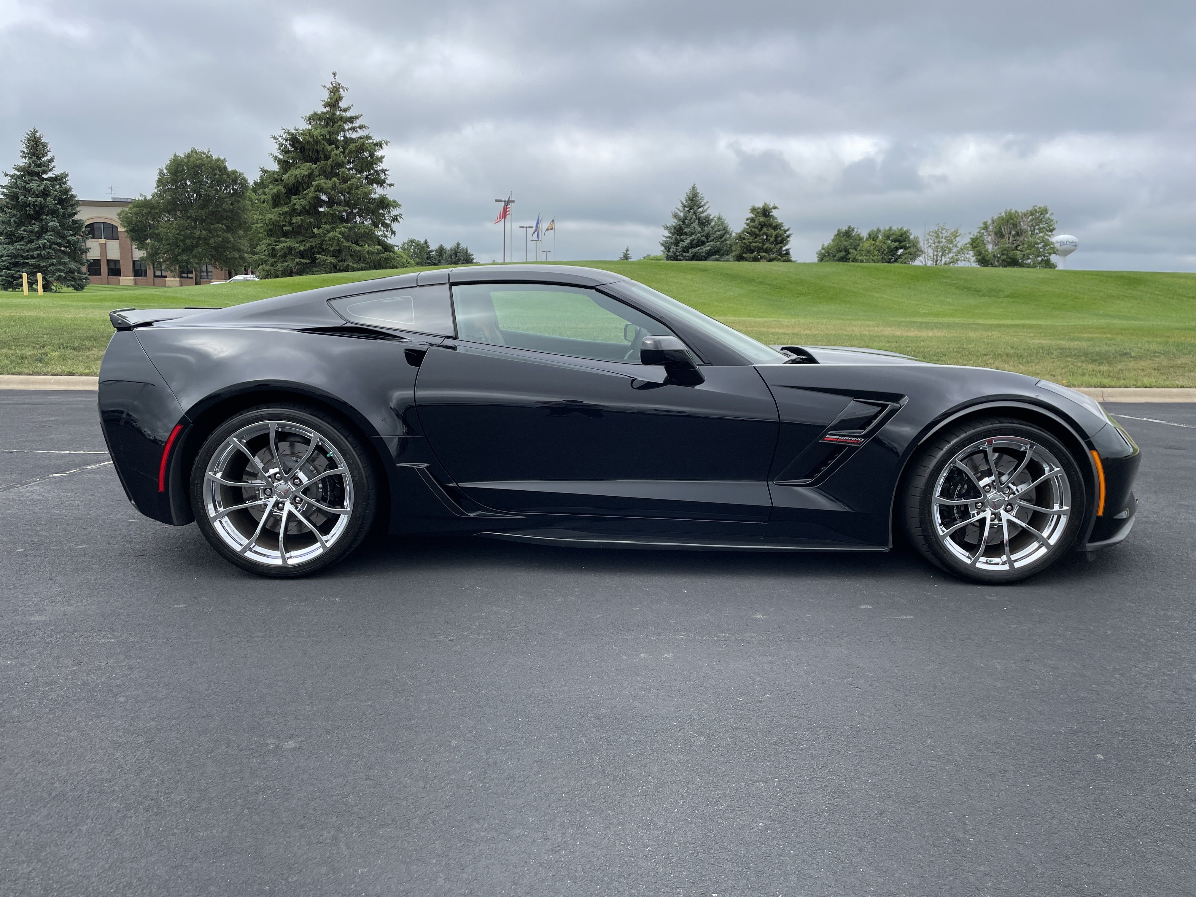 Used 2019 Chevrolet Corvette Grand Sport RWD image 6