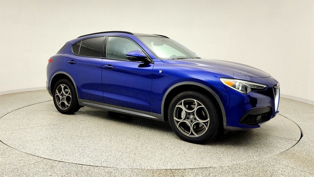 Used 2022 Alfa Romeo Stelvio Ti AWD/4WD image 3