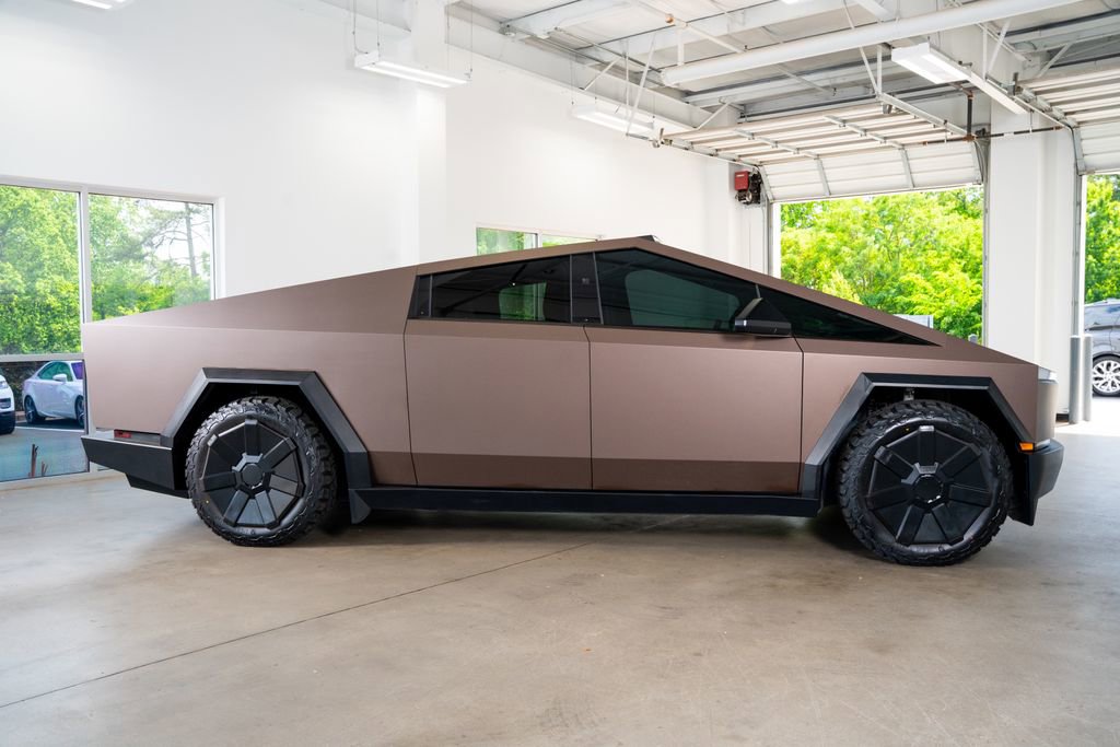 Used 2024 Tesla Cybertruck AWD Crew Cab image 8