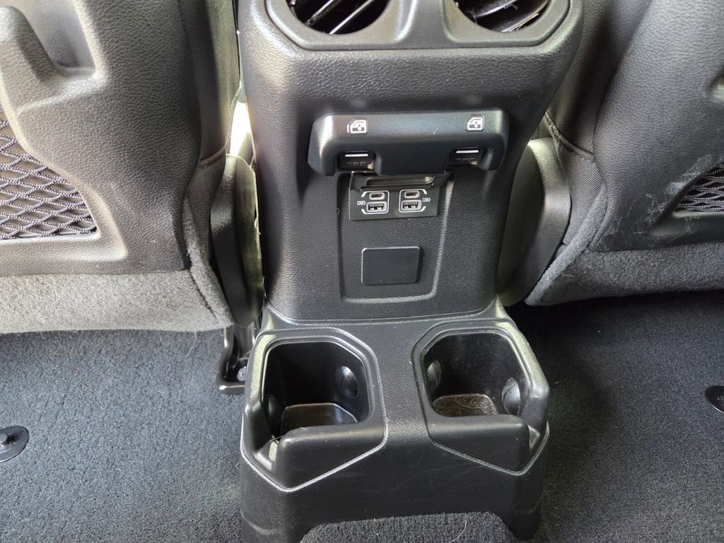 Used 2022 Jeep Gladiator Rubicon w/ Cold Weather Group image 13