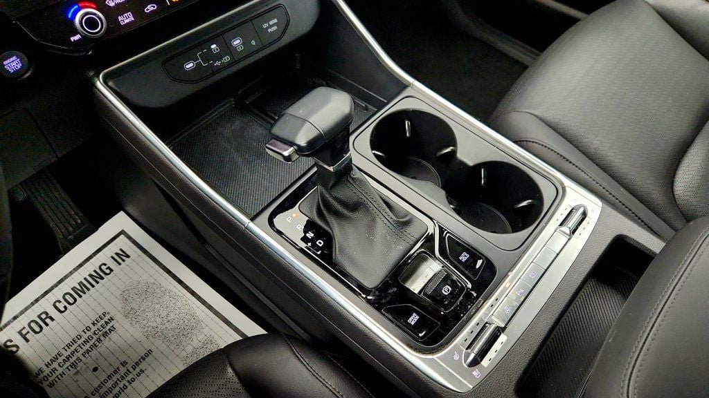 Used 2025 Kia Carnival SX Prestige FWD image 17