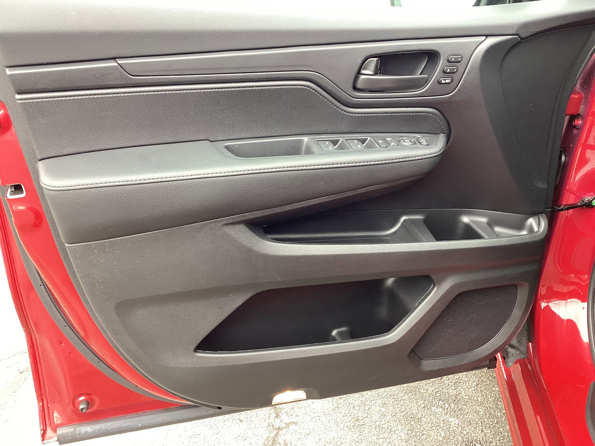 Used 2025 Honda Odyssey Sport-L image 17