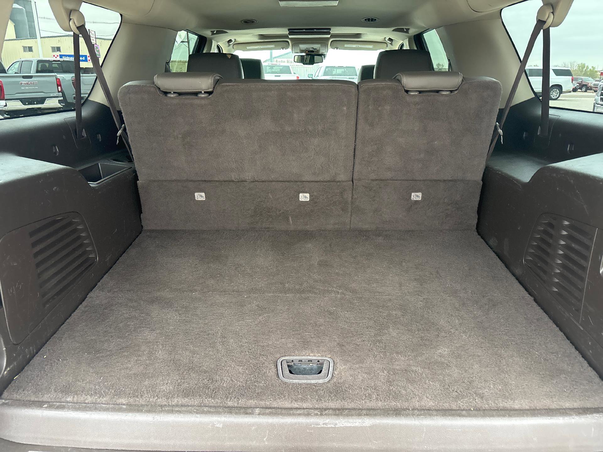 Used 2020 GMC Yukon XL Denali w/ Denali Premium Package image 6