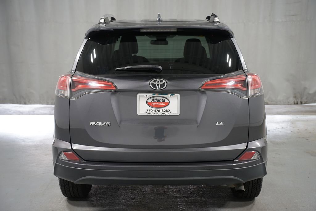 Used 2018 Toyota RAV4 LE FWD image 7