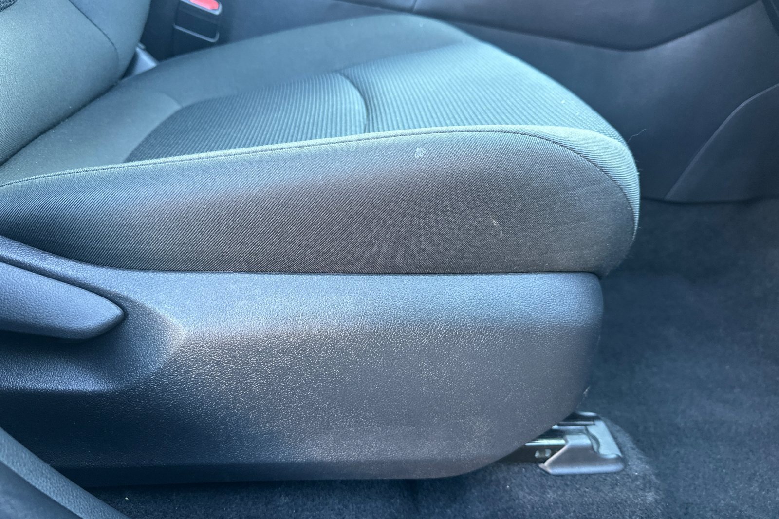 Used 2024 Toyota RAV4 LE image 23