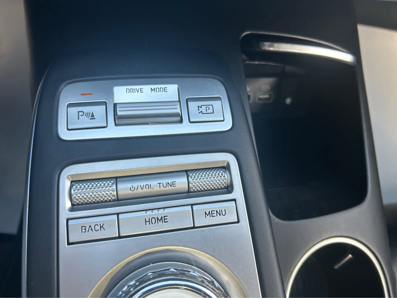 Used 2022 Genesis GV70 2.5T w/ Advanced Package image 26