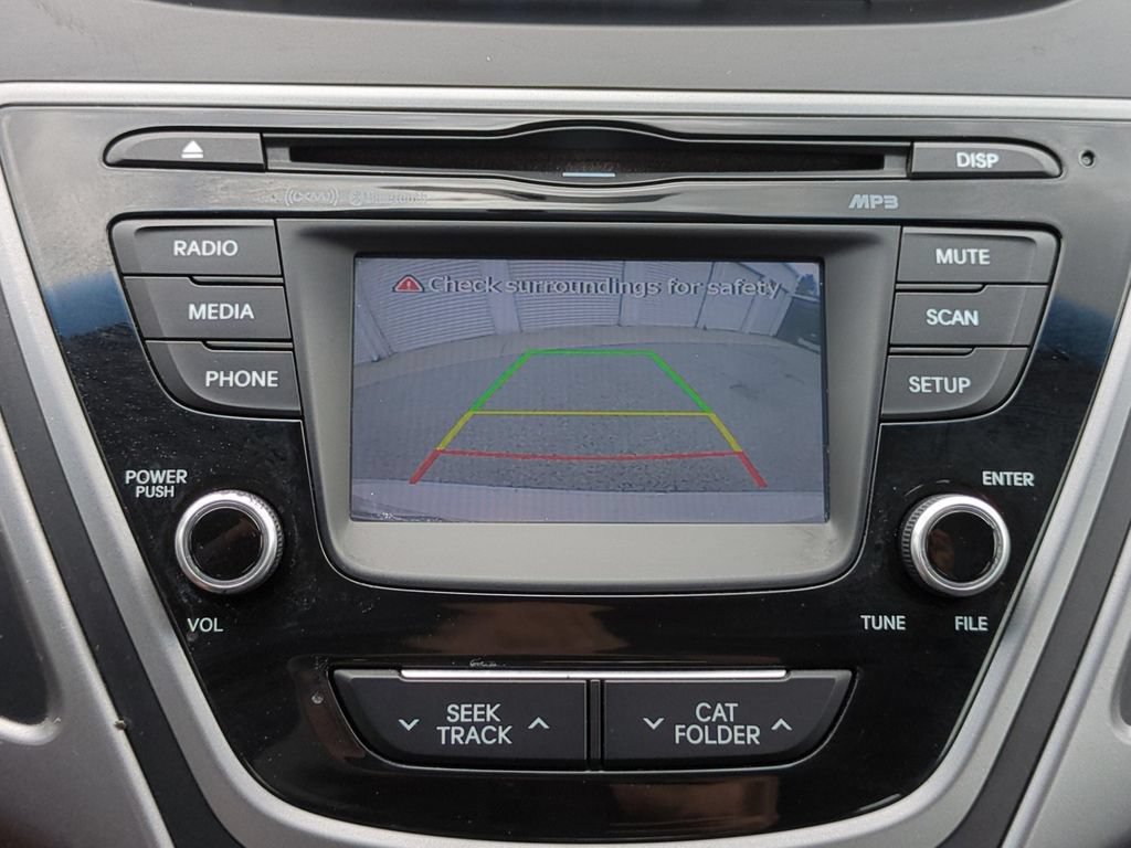 Used 2015 Hyundai Elantra SE w/ Option Group 03 FWD image 16