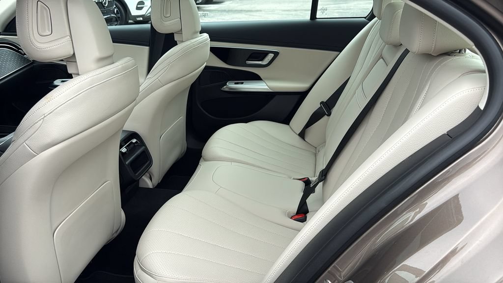 Certified 2025 Mercedes-Benz E 350 4MATIC Sedan image 21