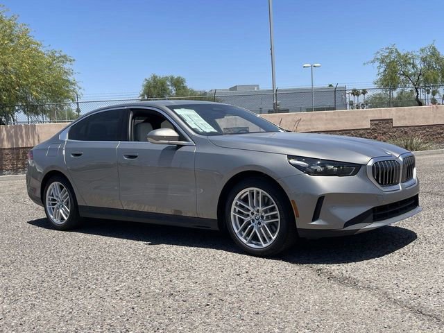 Used 2025 BMW 530i image 4