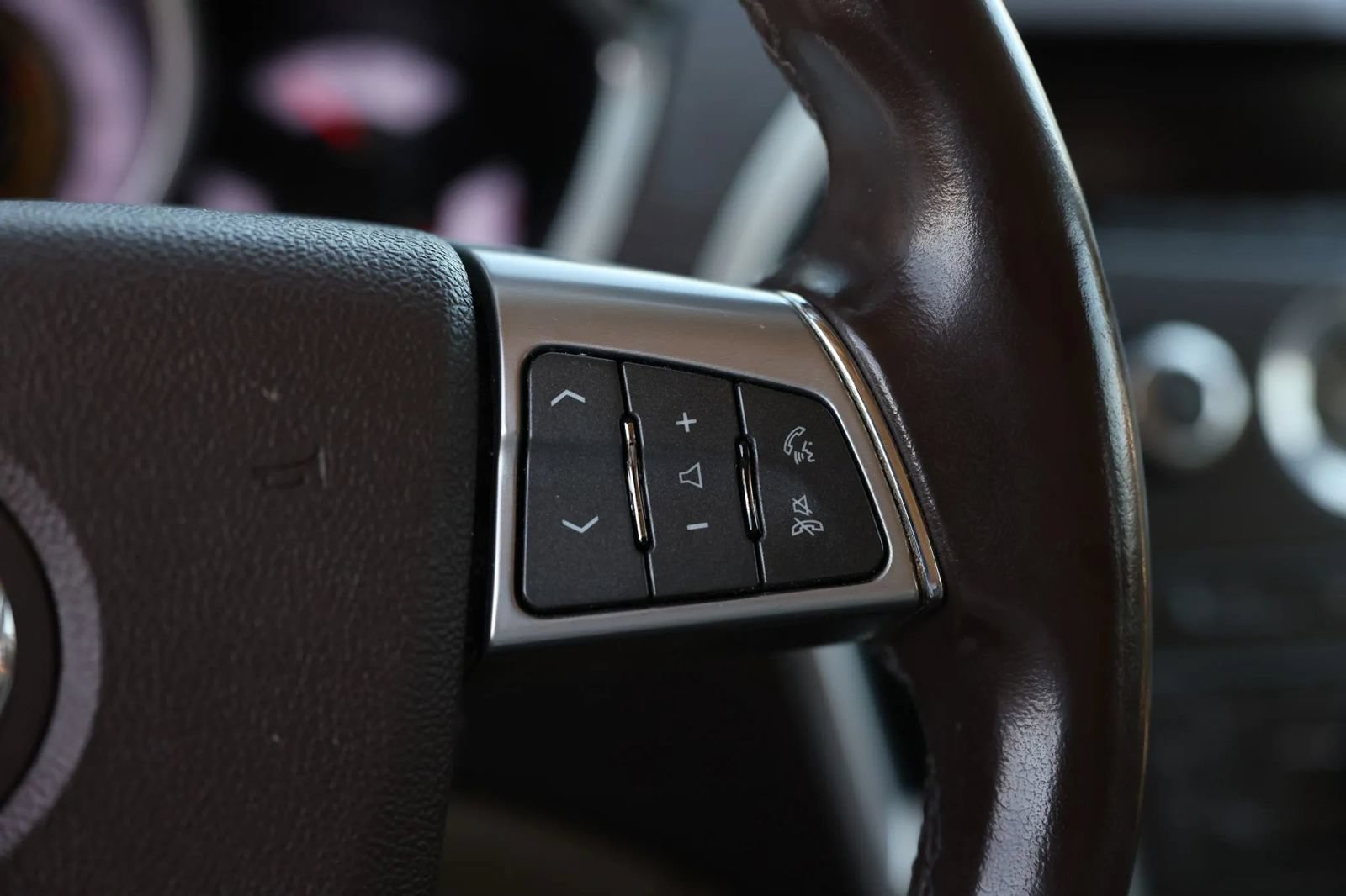 Used 2010 Cadillac SRX Luxury image 27