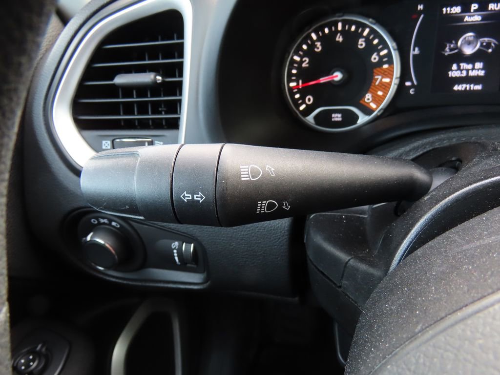 Used 2019 Jeep Renegade Sport w/ Sport Appearance Group image 38