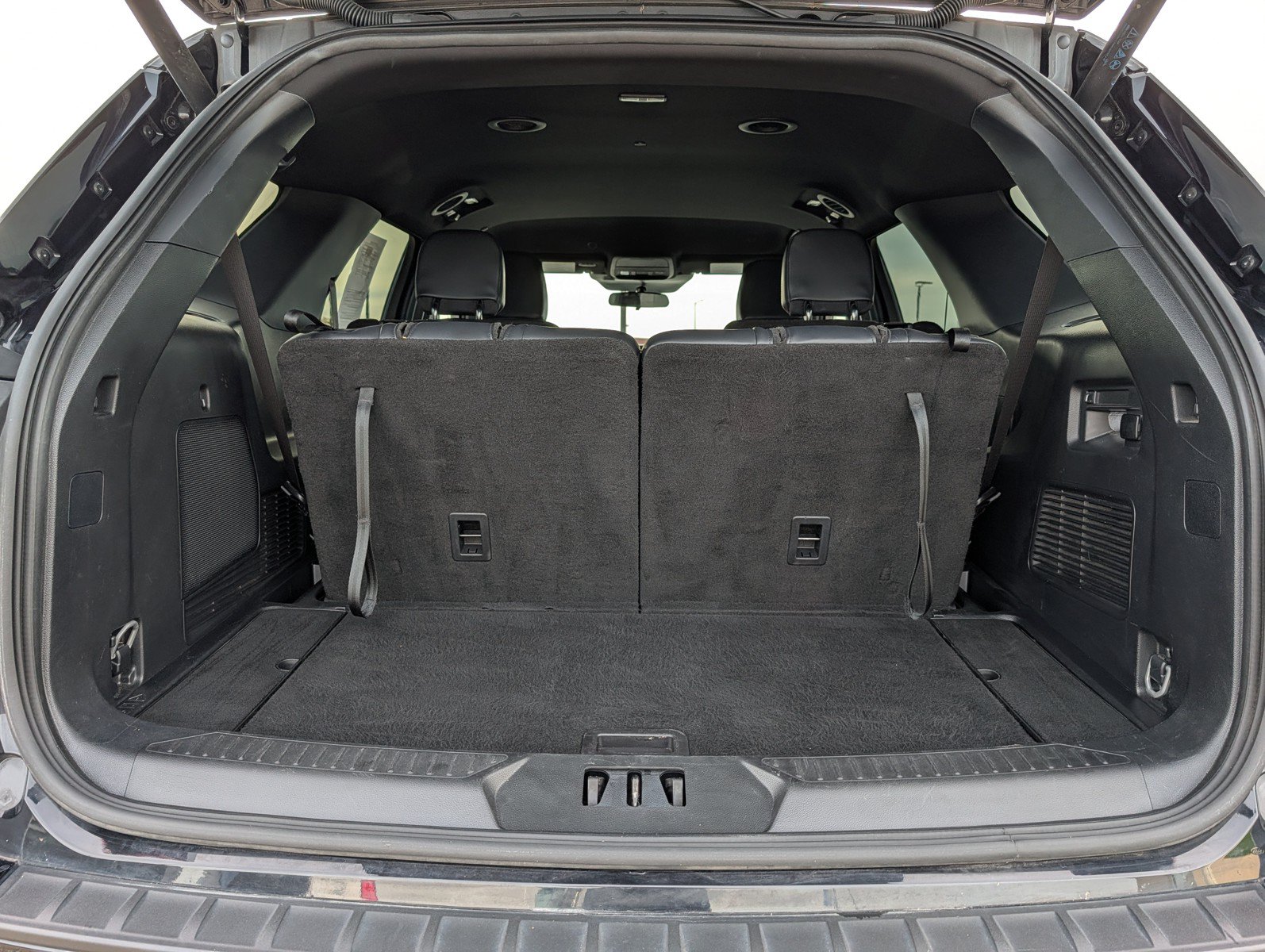 Used 2025 Ford Explorer ST-Line AWD/4WD image 10