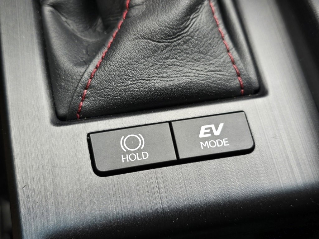 Used 2022 Lexus ES 300h F Sport image 4