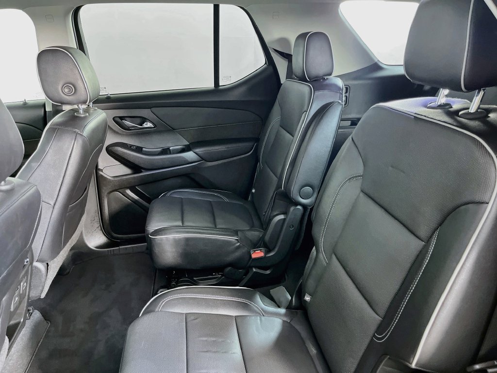 Used 2020 Chevrolet Traverse High Country w/ LPO, Floor Liner Package AWD/4WD image 31