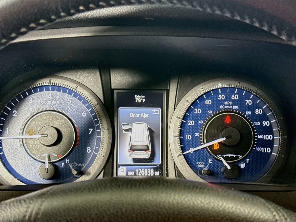 Used 2015 Toyota Sienna XLE Premium FWD image 12