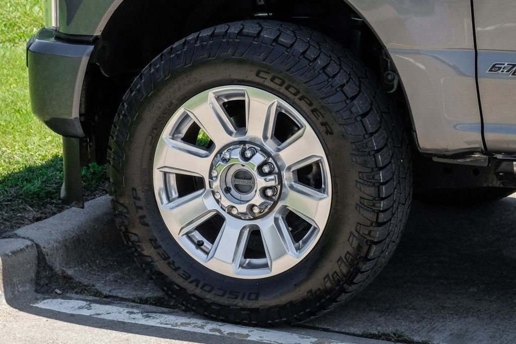 Used 2021 Ford F250 Platinum w/ FX4 Off-Road Package AWD/4WD image 61