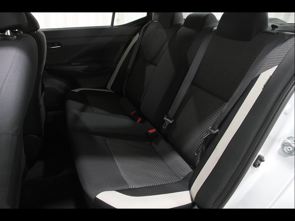 Used 2021 Nissan Versa SV FWD image 18