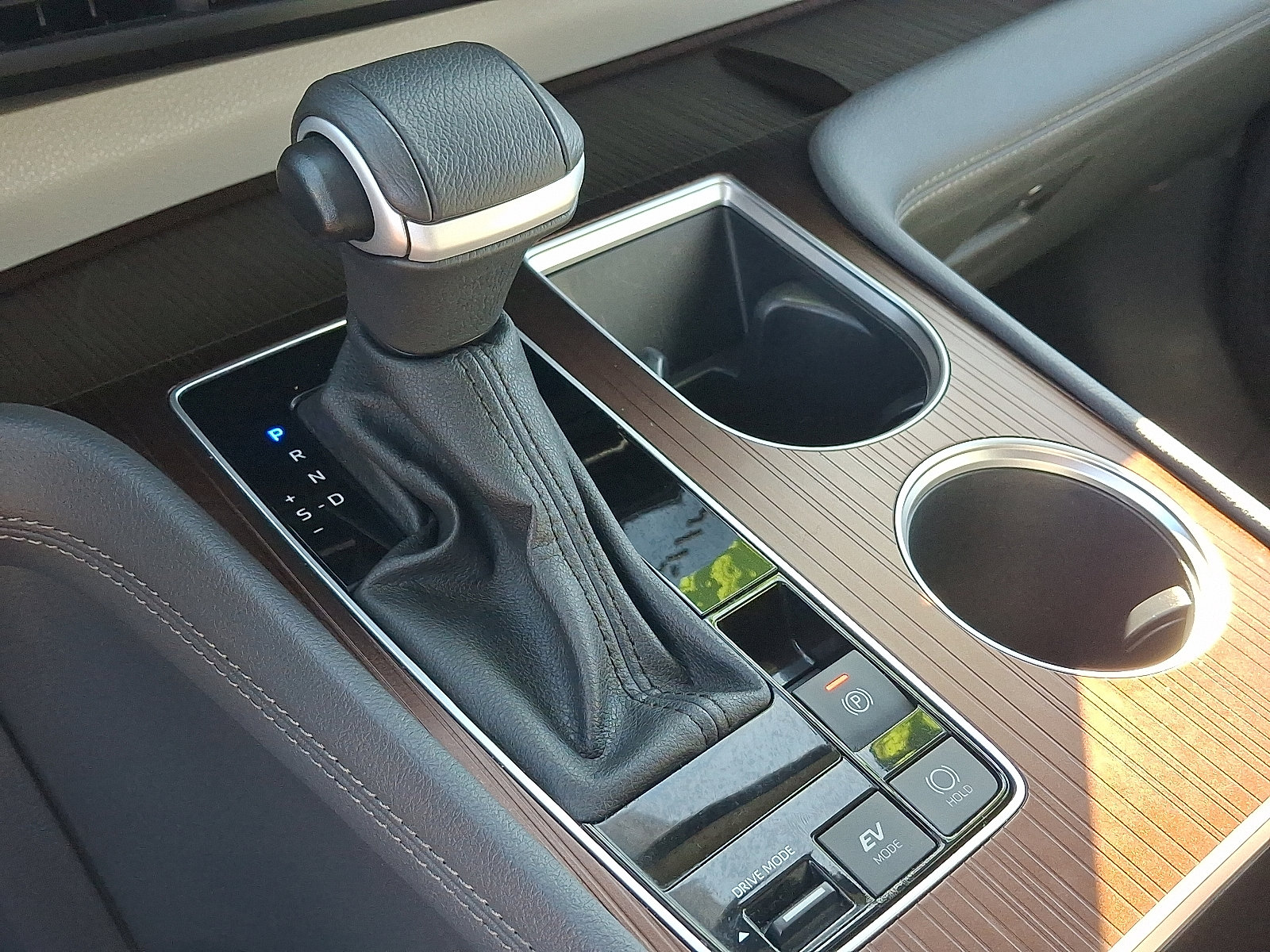 Certified 2024 Toyota Sienna XLE image 16