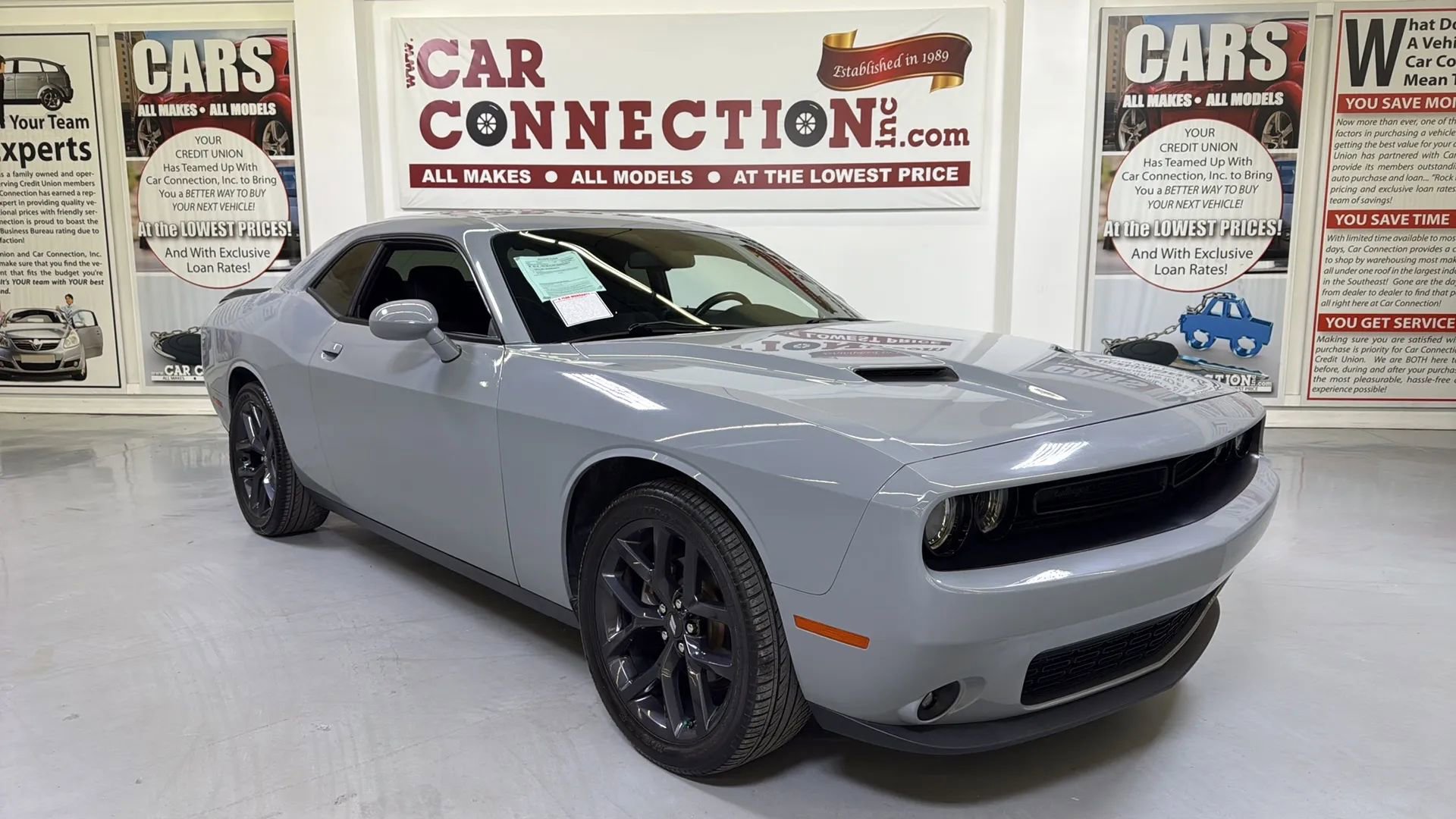 Used 2021 Dodge Challenger SXT w/ Blacktop Package image 1