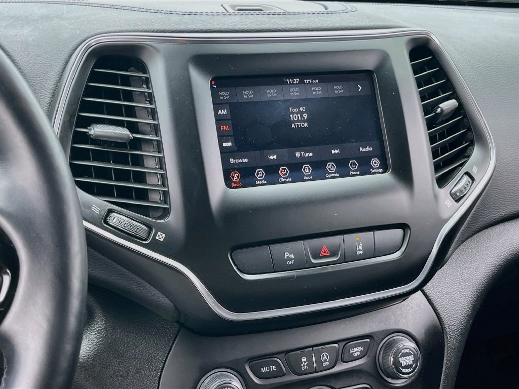 Used 2021 Jeep Cherokee Latitude Plus FWD image 14