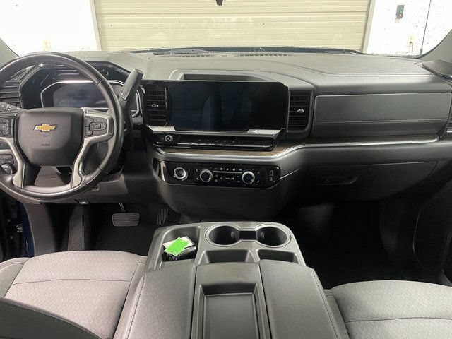 Used 2022 Chevrolet Silverado 1500 LT AWD/4WD image 13