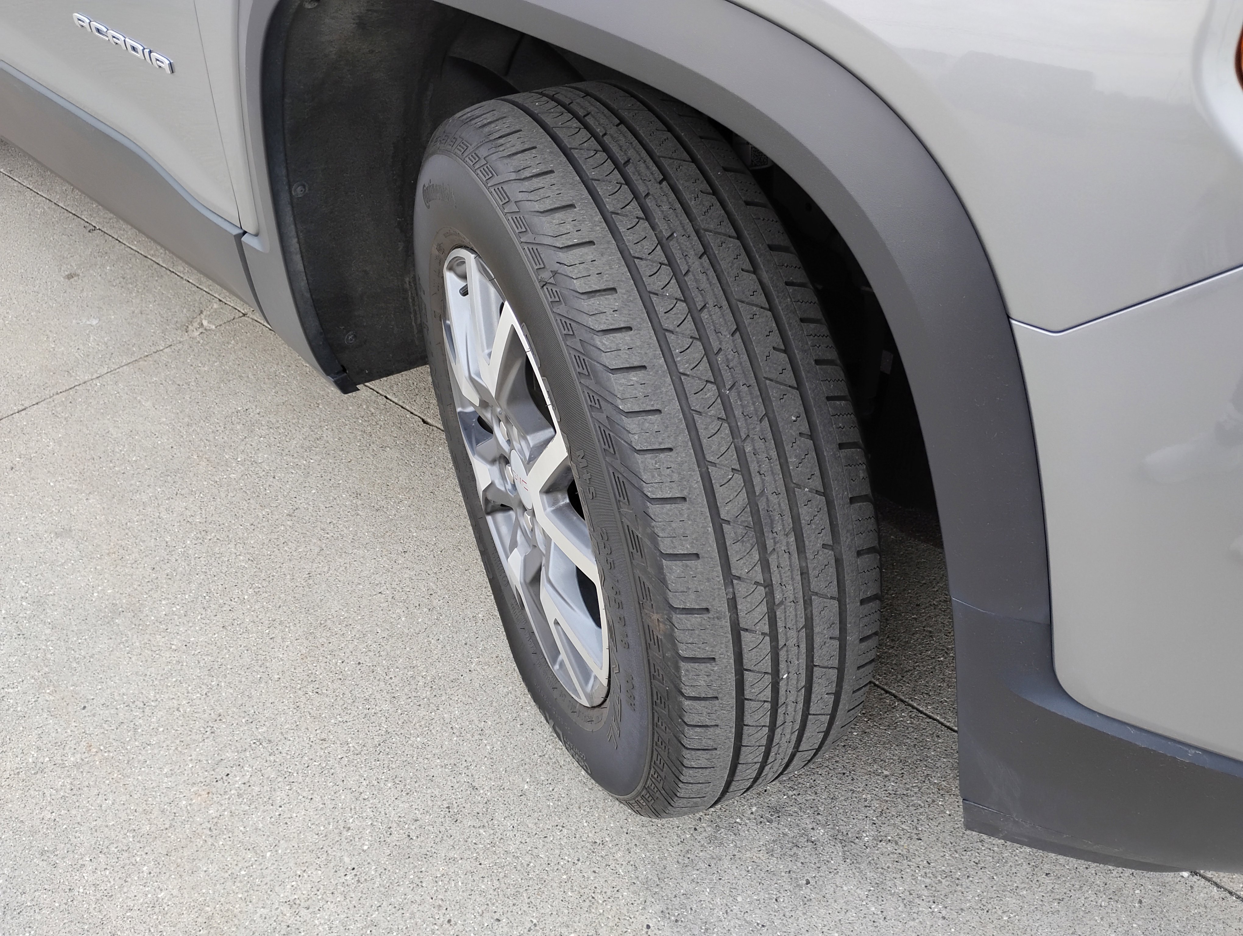 Used 2023 GMC Acadia SLT image 28