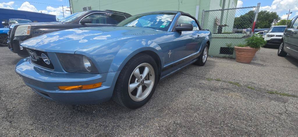 Used 2007 Ford Mustang Convertible RWD image 10