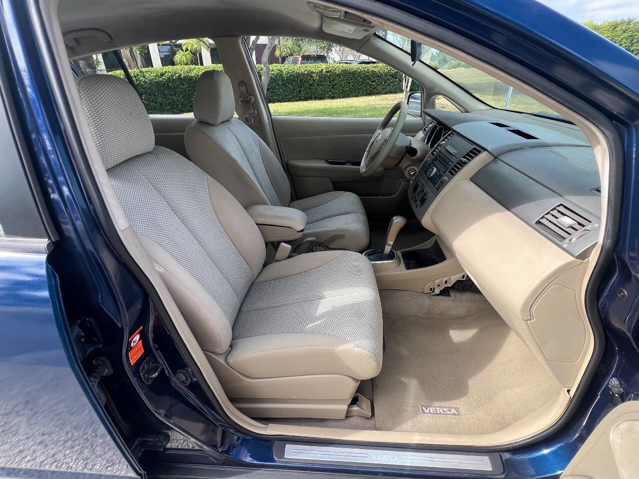 Used 2007 Nissan Versa 1.8 SL 4dr Hatchback (1.8L I4 w/ Convenience Pkg image 32