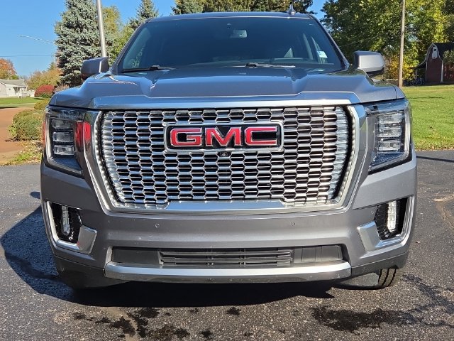 Used 2022 GMC Yukon XL Denali AWD/4WD image 2