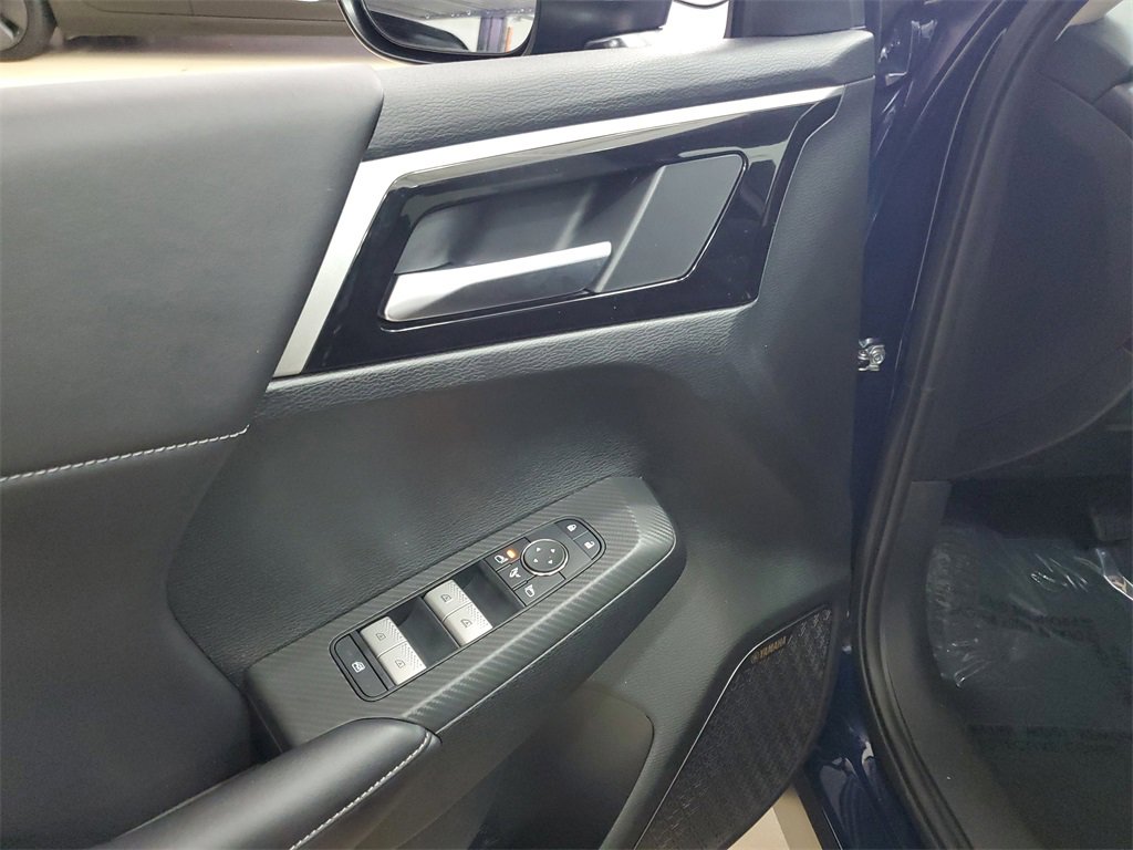 New 2025 Mitsubishi Outlander SE image 20