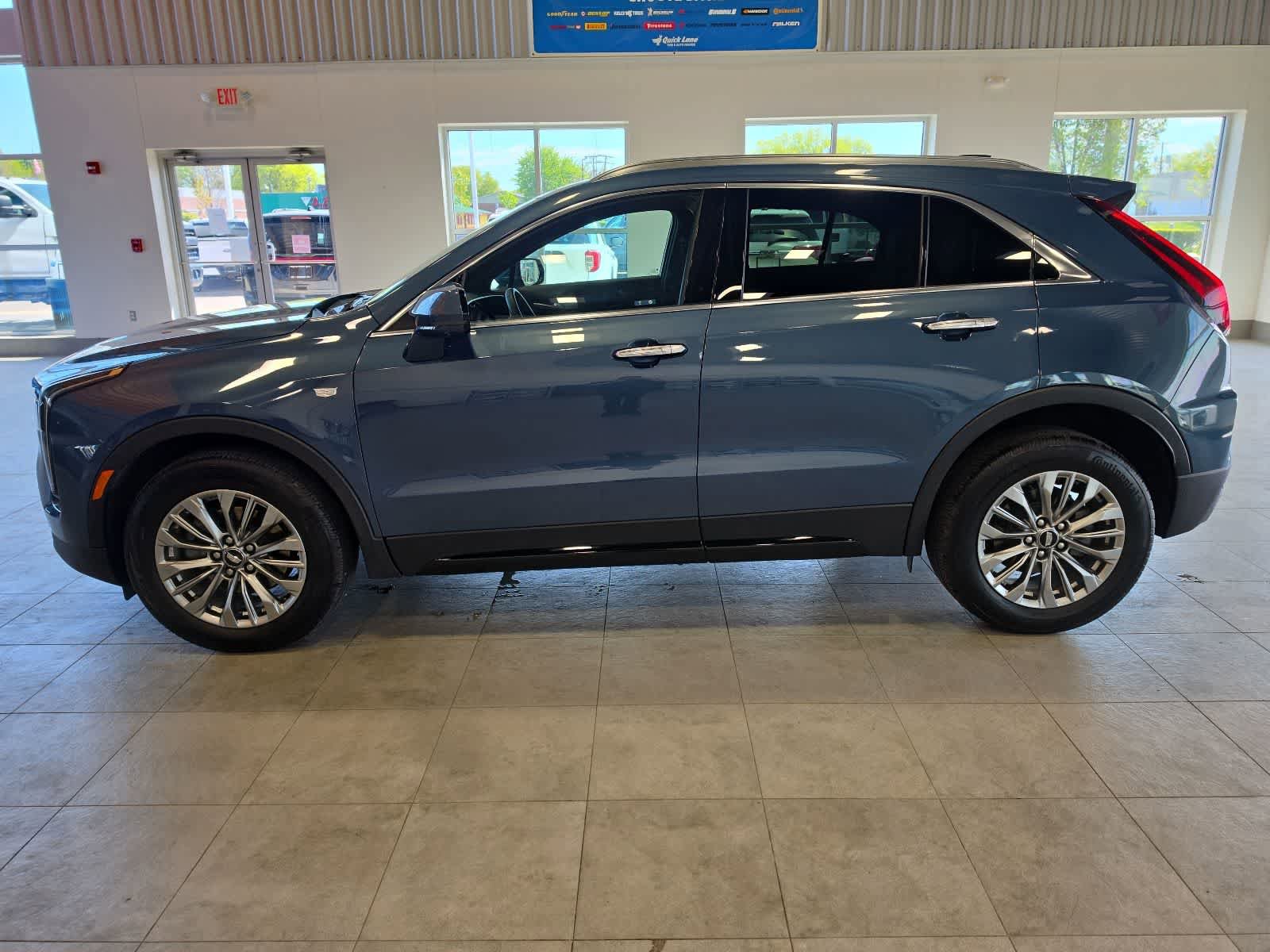 Used 2025 Cadillac XT4 Premium Luxury w/ Cold Weather Package AWD/4WD image 13