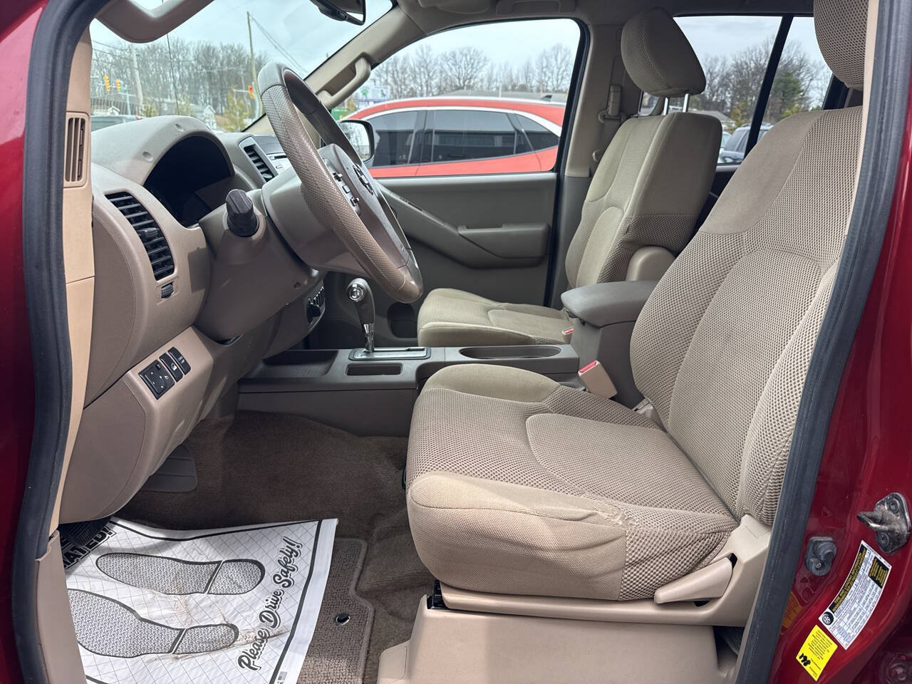 Used 2014 Nissan Frontier SV w/ SV Value Truck Package AWD/4WD image 10