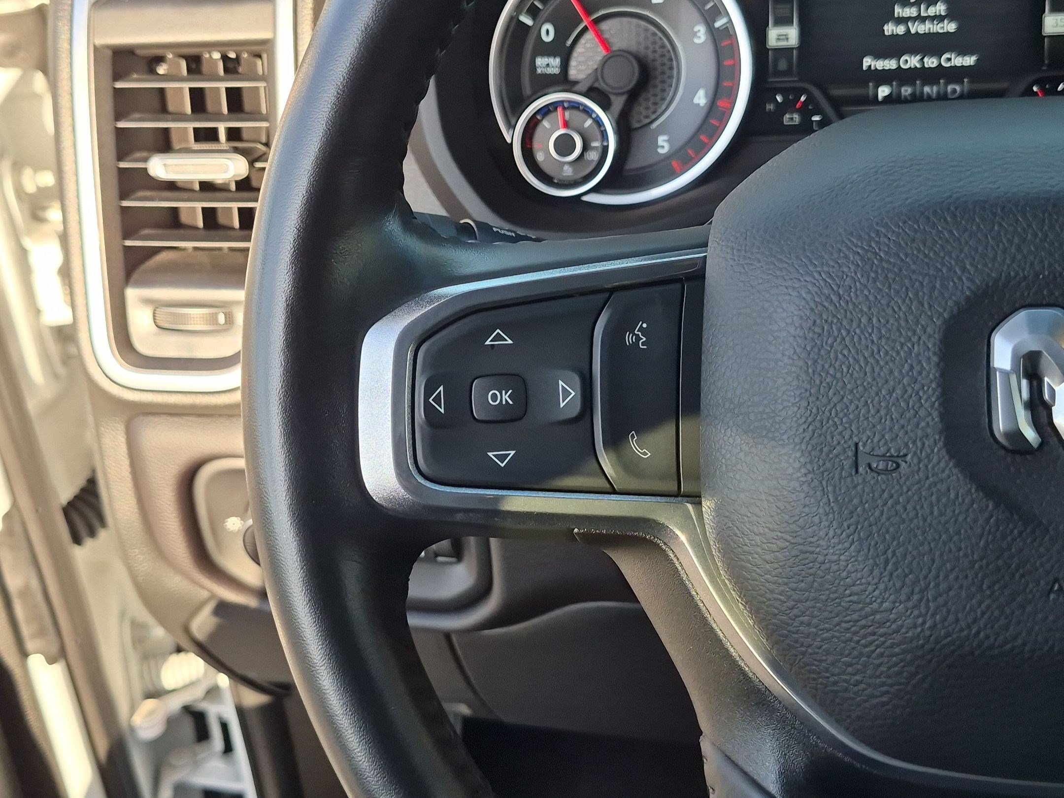 Used 2023 RAM 3500 Laramie AWD/4WD image 19